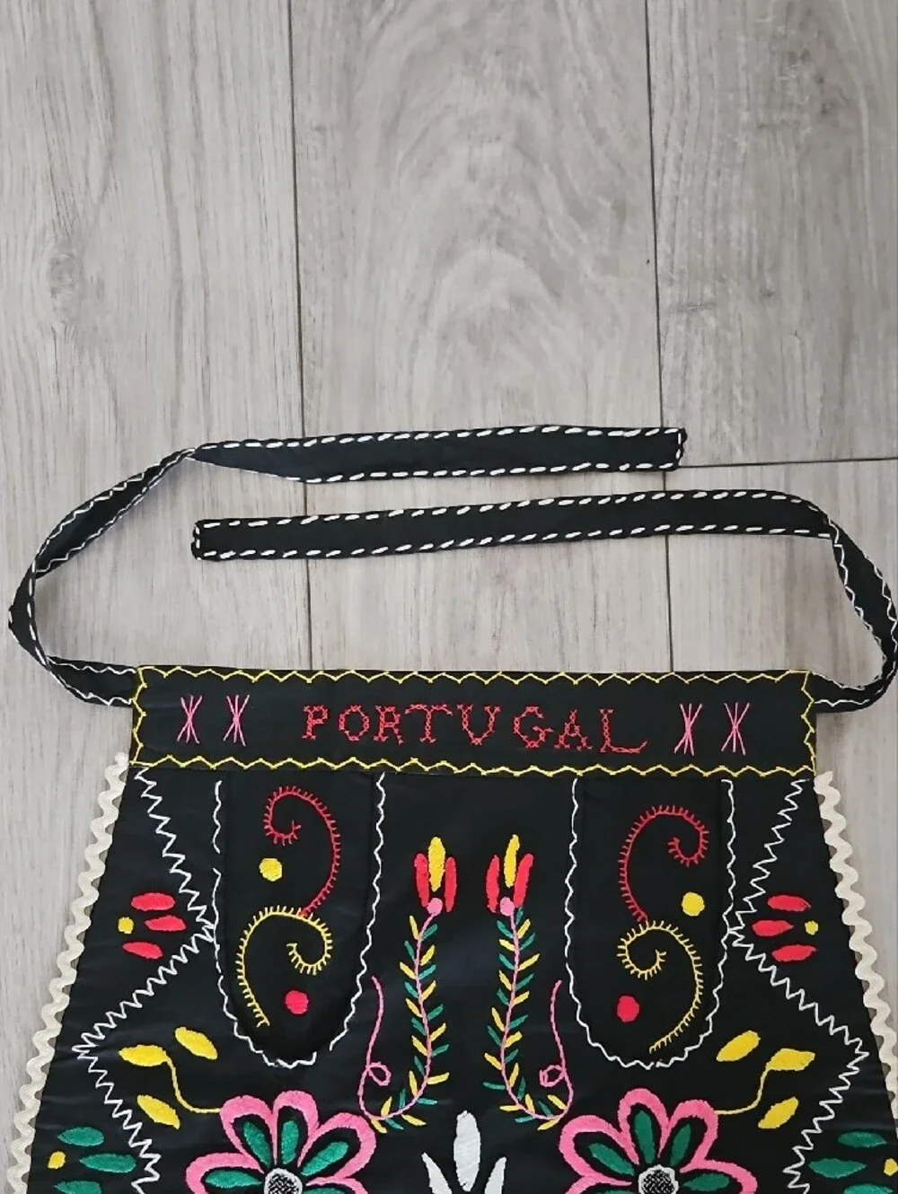 Portugal Embroidered Apron Pocket Colorful Floral Stitch Portuguese